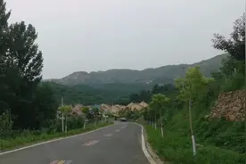山东临朐彩虹天路，沂山彩虹路全程41公里，自驾游玩的好线路！视频封面