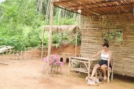 一起看看她在干嘛？视频封面