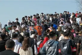 4月4日，玉渊潭公园发生的真人真事，15元一个雪糕像不要钱似的！视频封面