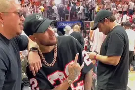 在nba也超高人气！“内马尔内马尔”，一直在合影没有停下来。视频封面