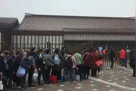 昨天来了普陀山还好好的，今天出不去，停航了视频封面
