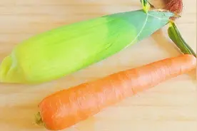 鲜玉米和胡萝卜，教你想不到的做法，上桌就光盘，鲜香又好吃视频封面