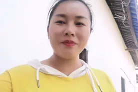 农村宝妈干活利索，做手工活一天赚10元，可以买肉肉视频封面