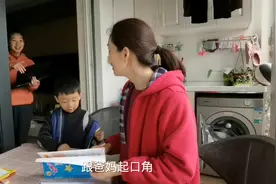 疫情期间教育孩子失态，玲姐反思自己错误，重新做个好妈妈！视频封面