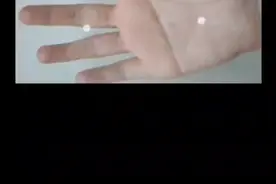 男人双手断掌纹