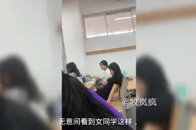 荷花池荷花飘，公蛤蟆搂着母蛤蟆腰！视频封面