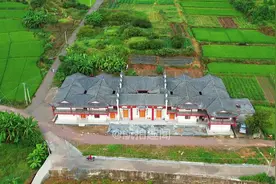 广东三兄弟每个寄一百万叫老人建房子，建好后发现傻眼了视频封面