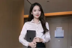 白领丽人唐安琪，1997年7月10日出生于上海，身高170cm，体重48kg