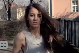 欧美性感少女Nicolaca_，年纪轻轻傲人身材，你爱上了吗？视频封面