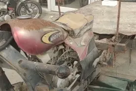 修理行业淡季没啥事儿，卖点报废车辆混生活哦！收拾收拾准备过年视频封面