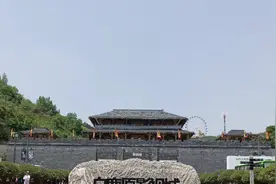 西安白鹿原影视城简介视频封面