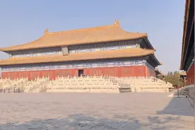太庙位于北京天安门广场东北侧，太庙是明清两代皇帝祭祖先的家庙视频封面