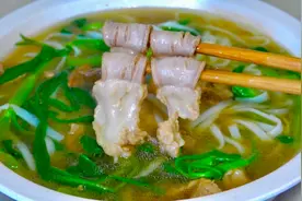 广西美食猪杂粉，用料做法简单，汤鲜味美，太好吃了