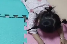 压腿看着都疼视频封面