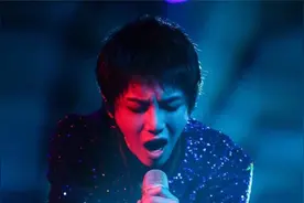 华晨宇唱歌时的奇葩行为:唱歌喜欢鬼哭狼嚎，直接看楞毛不易周深视频封面