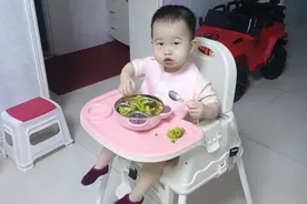 十八个月的宝宝每天变化特别大，妈妈带你很累，但是很开心