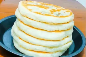 包菜馅饼还可以这样做？学会和面技巧，包再多馅也不破皮，满嘴香