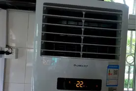 格力柜机空调怎么拆开清洗过滤网？方法特别简单，一看就会省钱