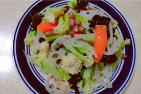 2分钟教会您做凉拌素什锦，颜值高营养到，爽脆好吃特别受欢迎