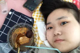 看看今天男友给生病女友做的排骨汤，这几天感冒补补