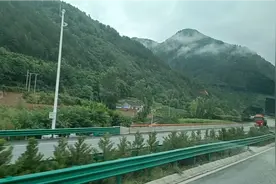 秦岭，分为狭义上的秦岭和广义上的秦岭。视频封面