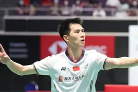 国羽男单支棱起来了，赵俊鹏赢了前世界第一  2022世锦赛高清全场视频封面