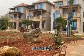 看看三兄弟建的小别墅，虽然不是很豪，但也能羡煞许多人视频封面