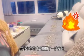 妈妈煮螺狮粉，三岁小女孩吃了大半碗，原来是加了她喜欢的食材。视频封面