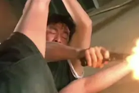 华仔就这样抱着美女的大腿，我想说放开让我来！！！视频封面