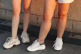 为啥“光腿神器”能征服欧洲女人？河南大妈方言揭密。搞笑哟！视频封面
