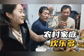 亲家下厨做6个菜，小舅来串门也有口福了，人多过节才热闹！视频封面