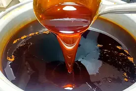 川菜厨师用15种香料熬制川菜灵魂调料：老油，30年总结出来的经验视频封面