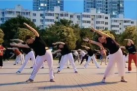 强力拉伸《形体健身操》，拉筋塑形开肩美背，保持体型气质佳视频封面