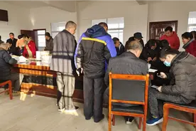 农村开始办房产证了，带上户口本和身份证，签字按手印就可以了视频封面