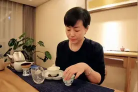 早上起来喂猫扫雪，收到神秘快递机票已退，跟身体对话多表扬她