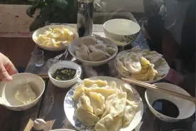 东北人家老习俗，冬至得吃点饺子，边吃边唠，热热乎乎，幸幸福福视频封面