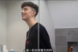 土豪和女友手铐大挑战.视频封面