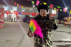 内蒙呼和浩特郊区闹元宵，舞龙扭秧歌绕九曲，全村人都参与，热闹视频封面