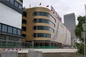 云南玉溪市红塔区棋阳路弃去的军营……视频封面