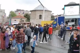 节日的塔克西姆广场视频封面