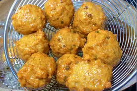 莲藕肉丸子，最忌直接加淀粉，掌握这些技巧，丸子外酥里嫩太香了视频封面