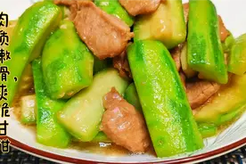 广东丝瓜炒肉片丝瓜爽脆甘甜肉片嫩滑，做法又简单，赶快收藏好吧