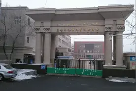乌鲁木齐21中学紧邻市电视台，学校为新疆培养了许多体育人才视频封面