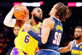 湖人vs掘金 g4，詹姆斯：4：3 湖人队晋级总决赛！视频封面