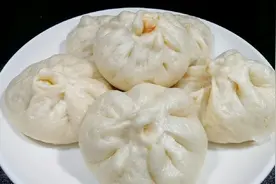 手把手教你做包子，蓬松暄软不回缩，皮薄馅大，小白也能做成功视频封面