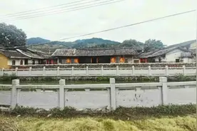 后眷村69年前卢长雷复员军人证。采访离休领导赖景明，99岁卢阿恋视频封面