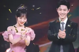 杨紫×肖战：相视而笑，余生夫妇同台就是这么甜！微博之夜2020视频封面