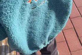 我妈喝醉了我和她一起回家视频封面