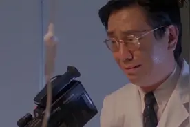 老板娘生孩子，老板现场晕倒了视频封面