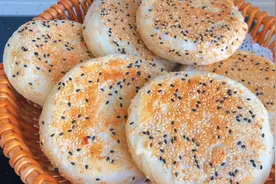 想吃油酥烧饼不用出去买，3分钟教会你，外酥里软又多层，真好吃